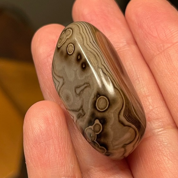 2 x tumbled polished natural banded agate sardonyx stones - Picture 7 of 7